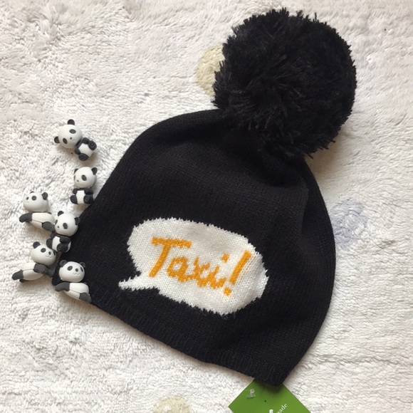 Kate Spade Taxi! Beanie NWT black + black pompom - Picture 1 of 16